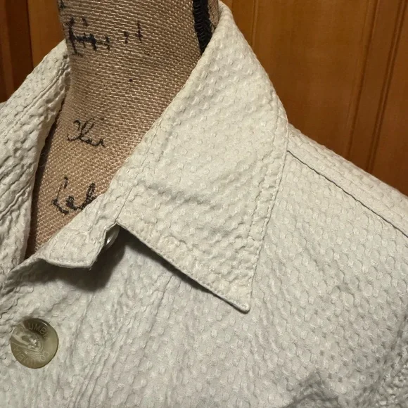 Columbia women’s lightweight jacket with large buttons - Picture 3 of 13